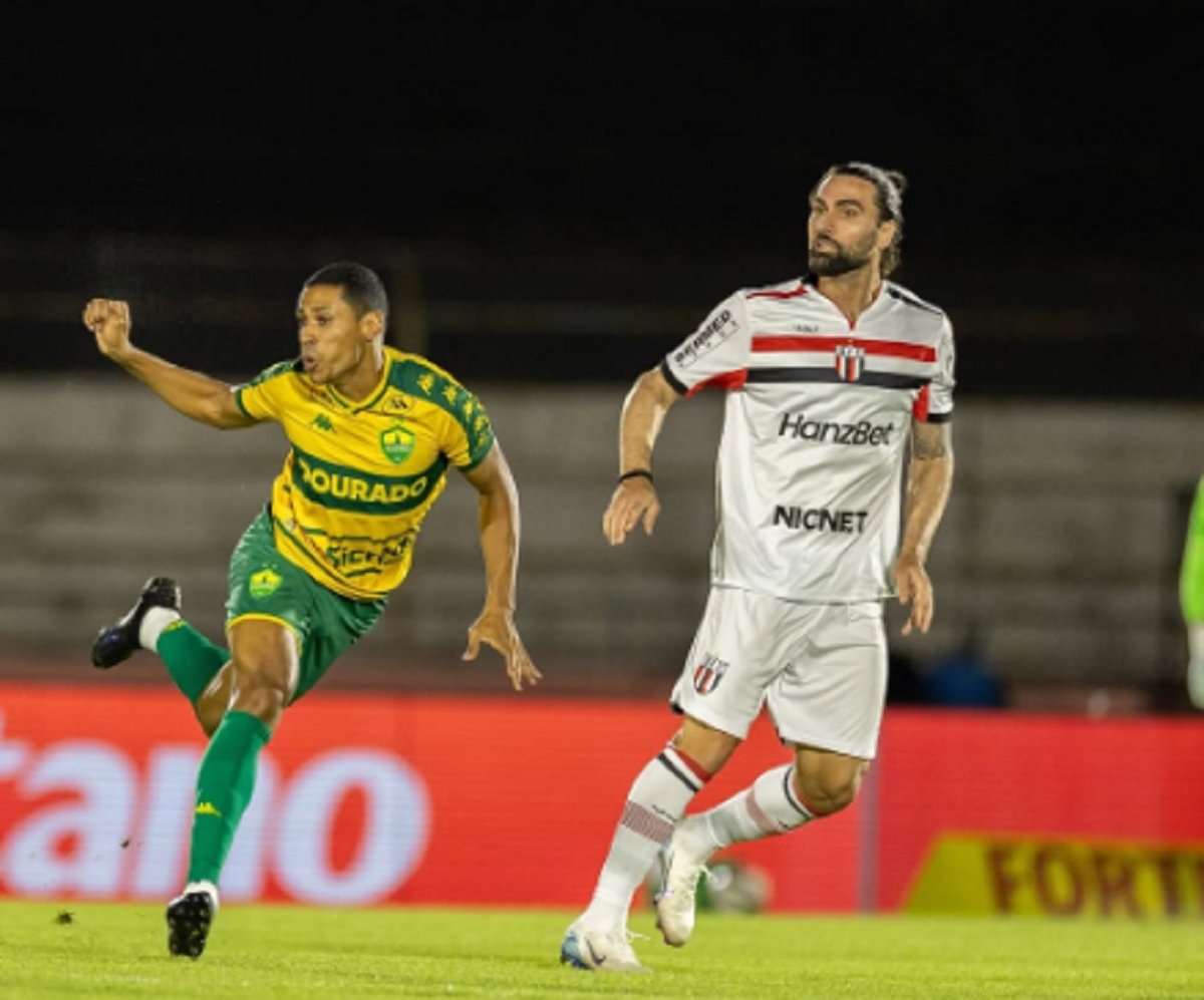 Lance de Botafogo-SP. x Cuiabá Imagem: AssCom Dourado