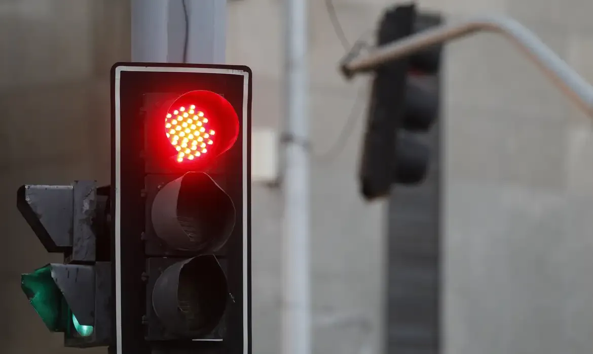 Cnh pode ficar até 80% mais barata com proposta que retira obrigatoriedade de autoescola
