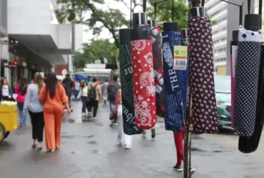 Frente fria avança sobre São Paulo com chuvas e ventos fortes a partir de segunda