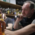 Vigilância Sanitária do Rio fecha bar por venda de bebida irregular