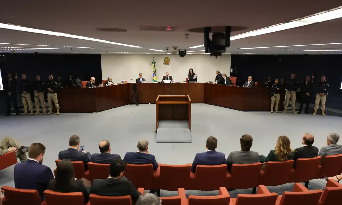 STF retoma julgamento que pode condenar réus do Núcleo 4