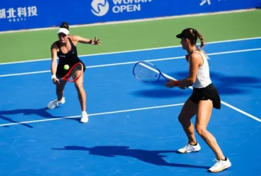 Luisa Stefani se despede de Wuhan mantendo vaga no top 8 do WTA Finals