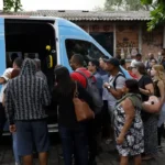 Tiroteio no Rio deixa 64 mortos e causa pânico entre moradores