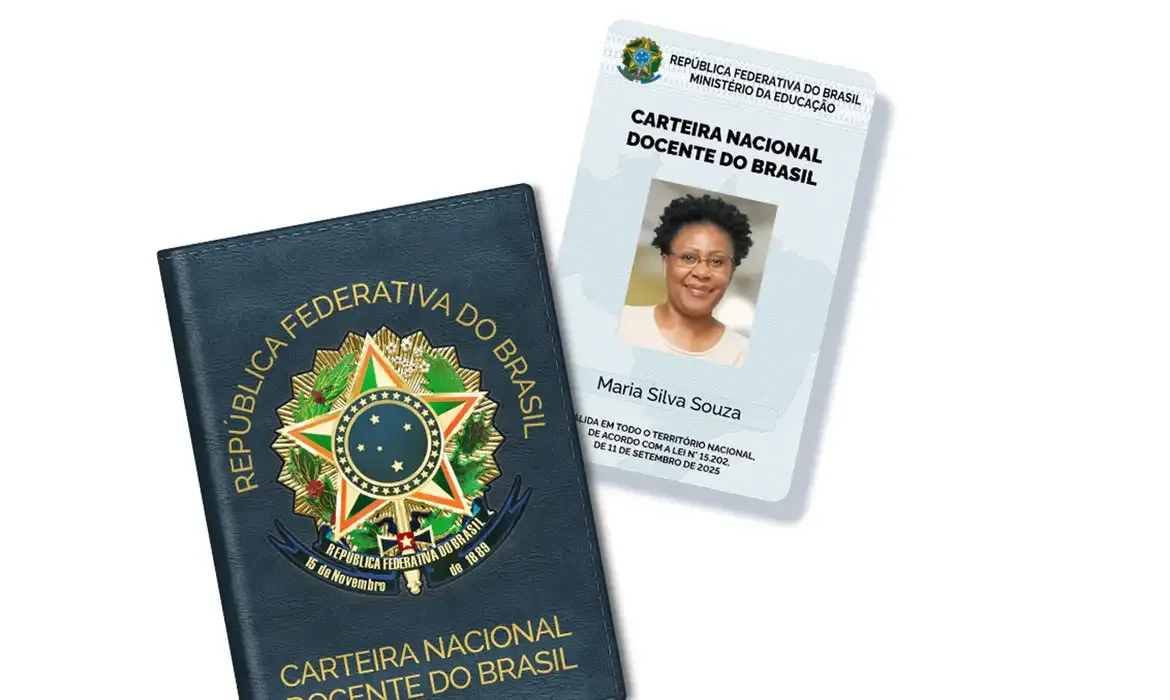 Carteira Nacional Docente garante benefícios e identificação para professores em todo o Brasil