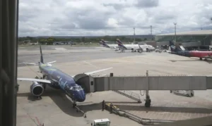 Avião supera ônibus em viagens pessoais no Brasil