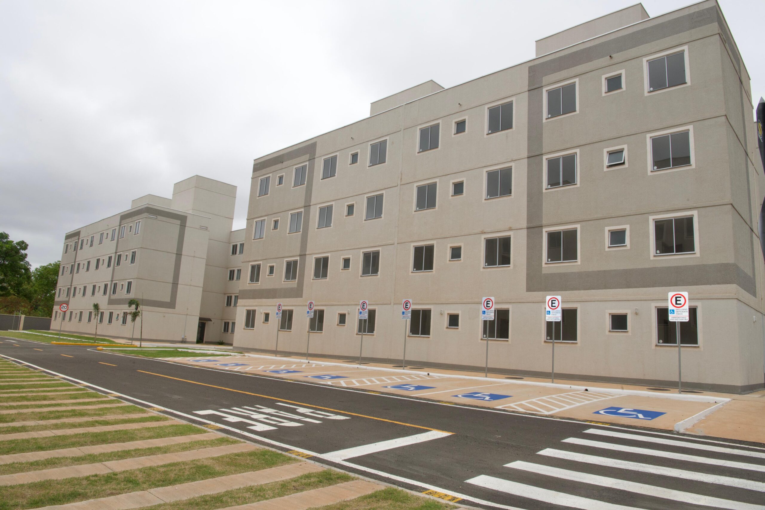 Governo Federal amplia acesso à moradia com entrega de mais de mil casas em Mato Grosso