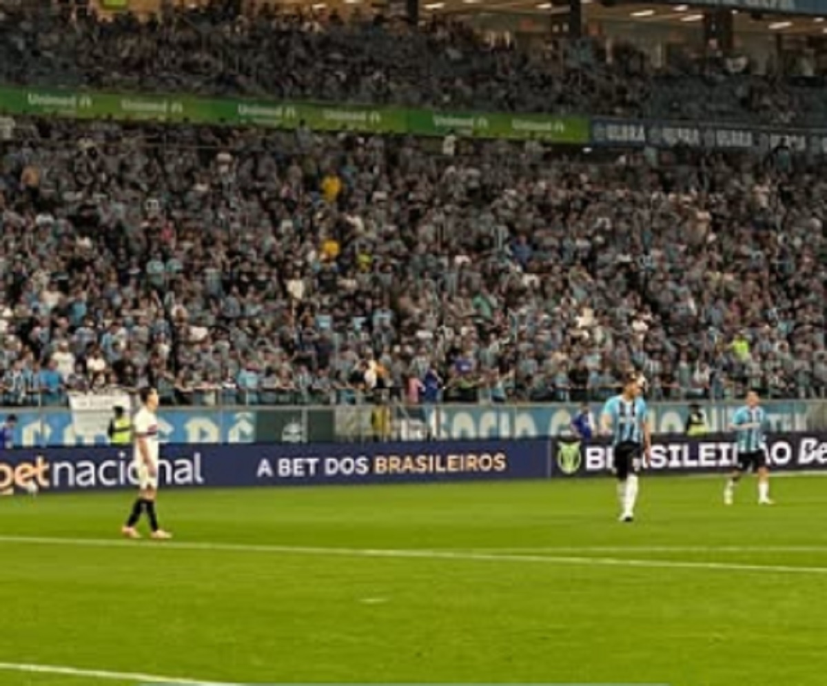 Lance de Grêmio x São Paulo. Imagem: Reprodução