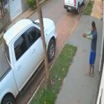 Mulher relatou à Guarda Civil Municipal que o homem já havia tentado entrar em sua casa no dia anterior e que um boletim de ocorrência foi registrado