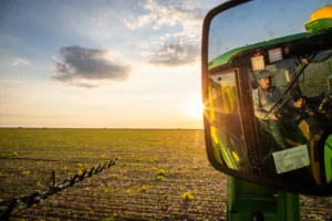 Sistema CNA/Senar lança cartilha para tirar dúvidas sobre segurança e saúde no trabalho rural