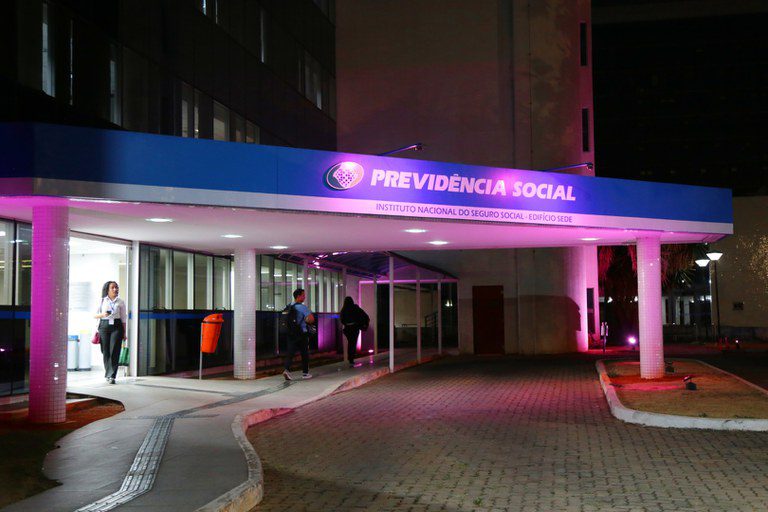 Pessoas com câncer têm direito a benefícios do INSS durante o tratamento - Divulgação/INSS