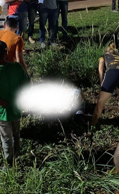 O motorista da picape teve apenas escoriações leves. No entanto, ao realizar o teste do bafômetro, o resultado apontou 0,85 miligramas de álcool por litro de ar expelido, valor mais que o dobro do limite permitido por lei.