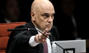 Moraes vota por transformar ex-assessor em réu por vazamento de informações
