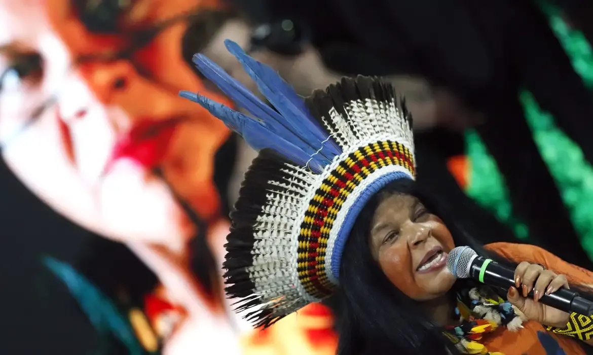 Ministra anuncia novas portarias de demarcação indígena no Brasil