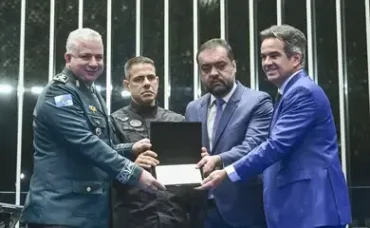Polícia apreende arsenal com 30 pistolas em ônibus que seguia para o Rio