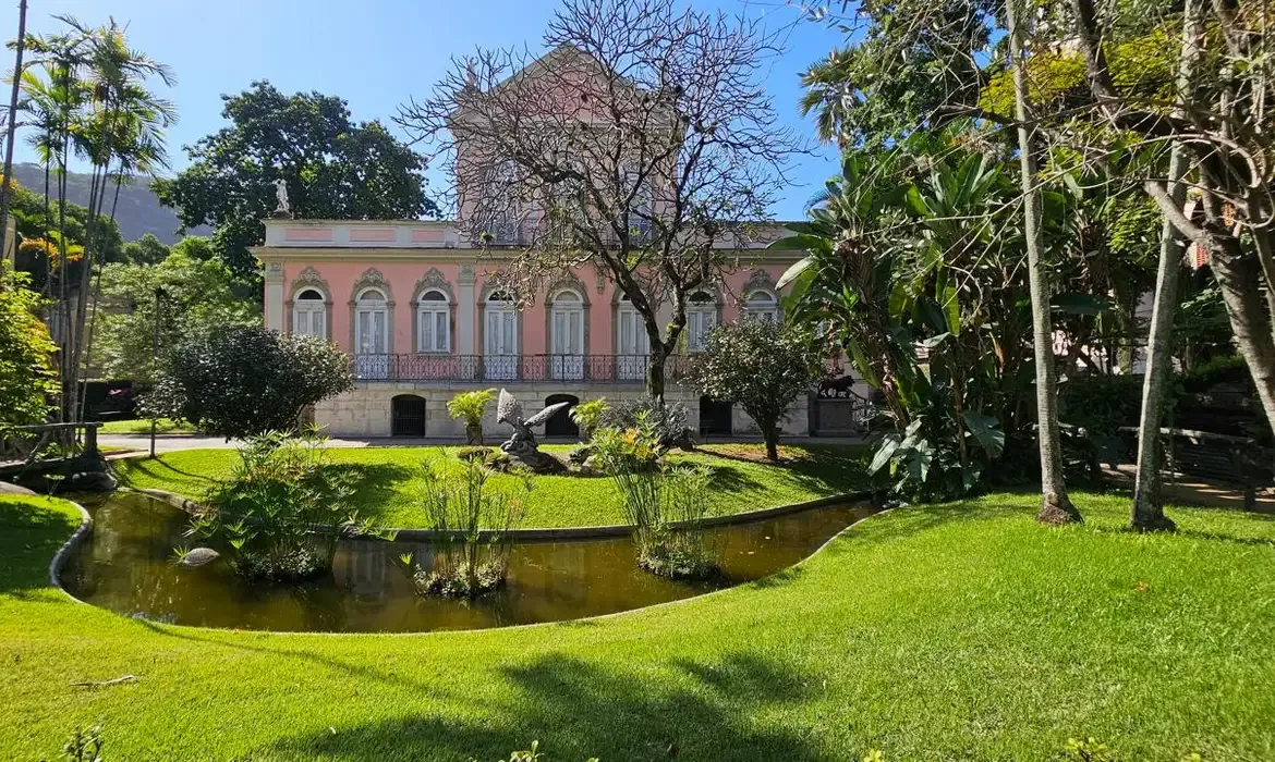 Literatura movimenta estreia da festa literária da Fundação Rui Barbosa no Rio