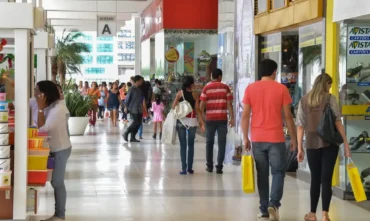 Vendas do comércio caem 0,3% em setembro e acumulam quinta queda em seis meses