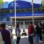 Enem movimenta estudantes que chegam cedo e demonstram tranquilidade