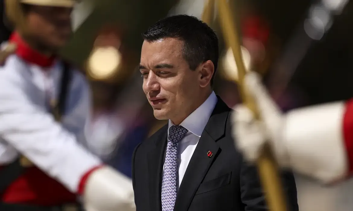 Equador rejeita instalação de bases militares estrangeiras em referendo