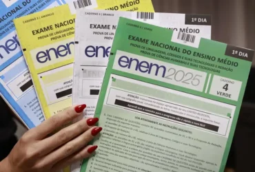 Anulação de questões do Enem ocorre por precaução, afirma ministro