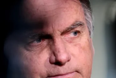 Bolsonaro recebe atendimento médico após nova crise de soluço