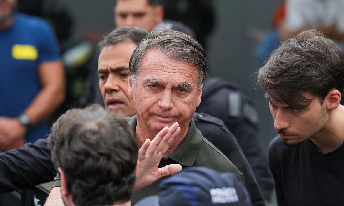 Bolsonaro recebe autorização para alimentação especial na prisão