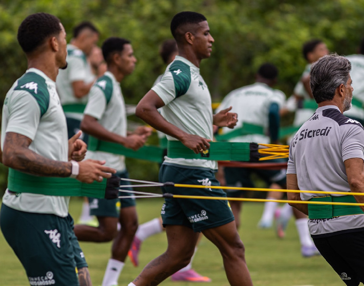América-MG x Cuiabá: onde assistir ao vivo, escalações e tudo sobre o duelo decisivo da Série B. Imagem: AssCom Dourado