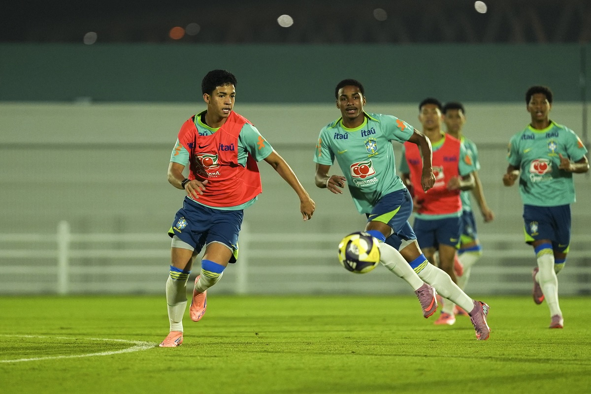 Brasil x Paraguai Sub-17: onde assistir, escalações e tudo sobre o duelo decisivo no Mundial. Imagem: Nelson Terme/CBF