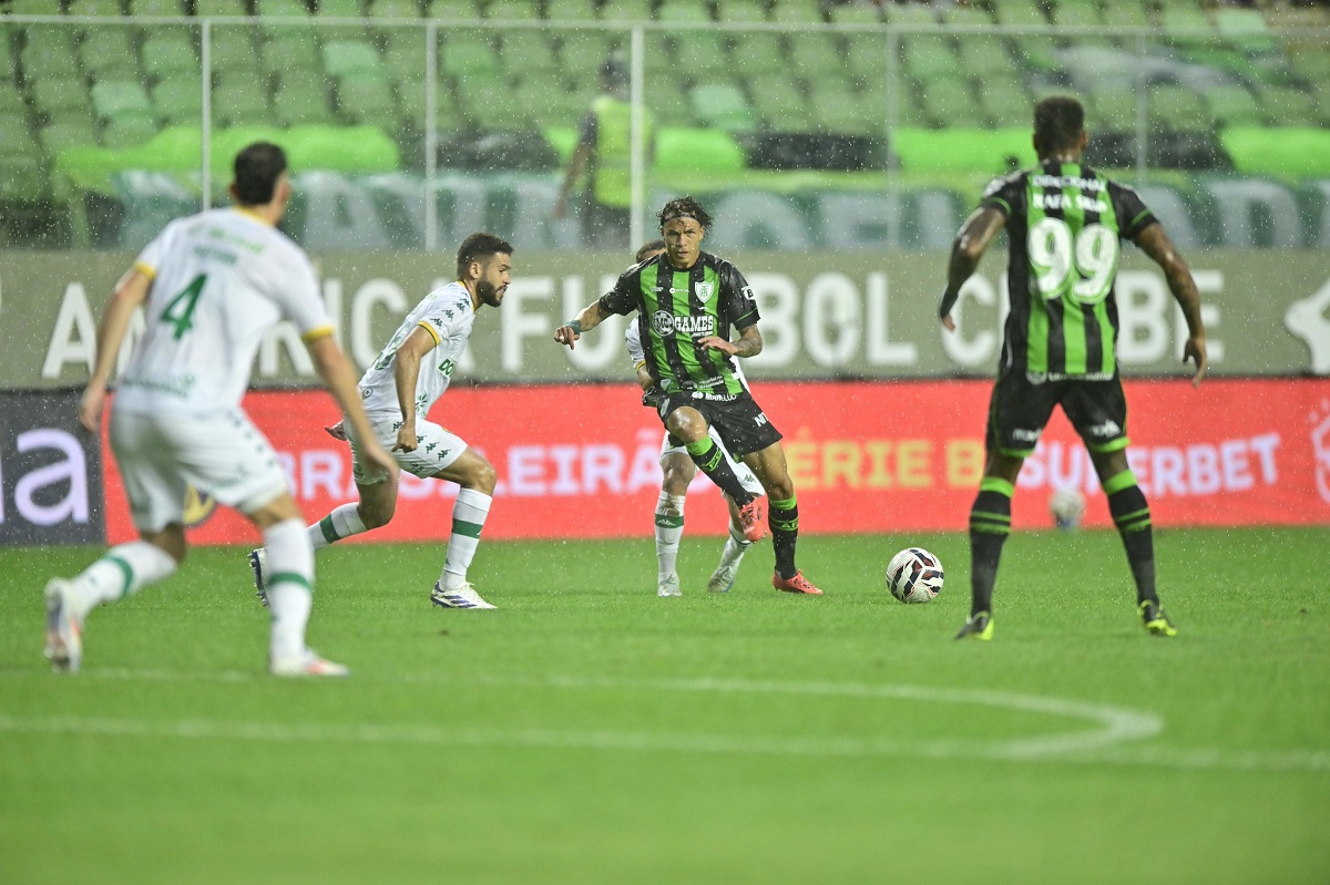 Lance de América-MG x Cuiabá. Imagem: Mourão Panda/América-MG Lance de América-MG x Cuiabá. Imagem: Mourão Panda/América-MG