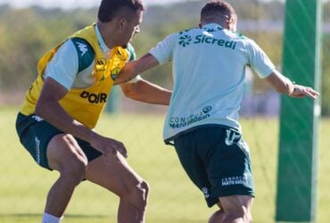 Cuiabá x Criciúma: onde assistir, prováveis escalações e clima decisivo na última rodada da Série B 2025. Imagem: AssCom Dourado