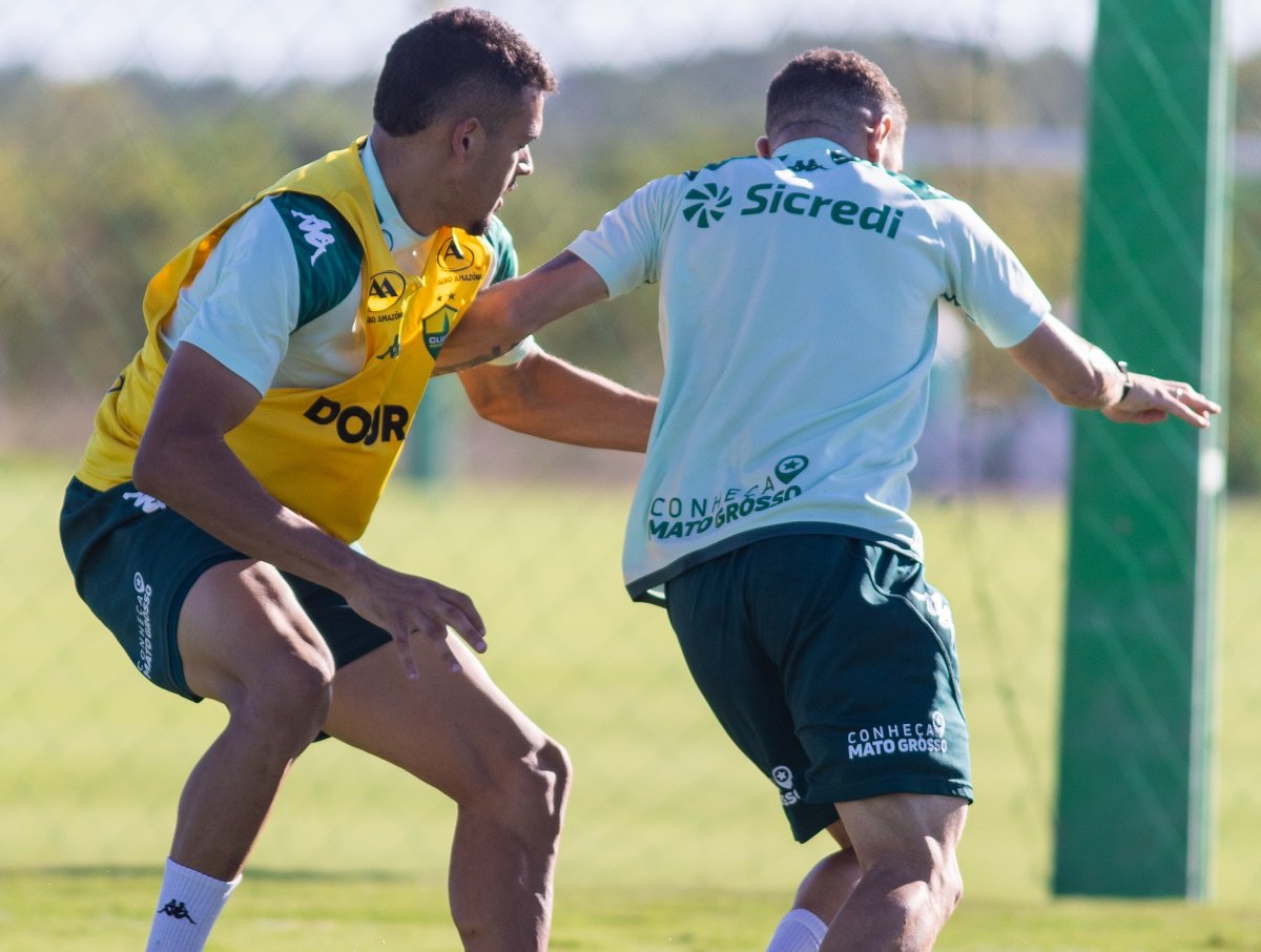 Cuiabá x Criciúma: onde assistir, prováveis escalações e clima decisivo na última rodada da Série B 2025. Imagem: AssCom Dourado