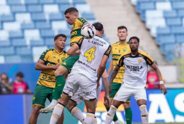 Lance de Cuiabá x Criciúma. Imagem: AssCom Dourado