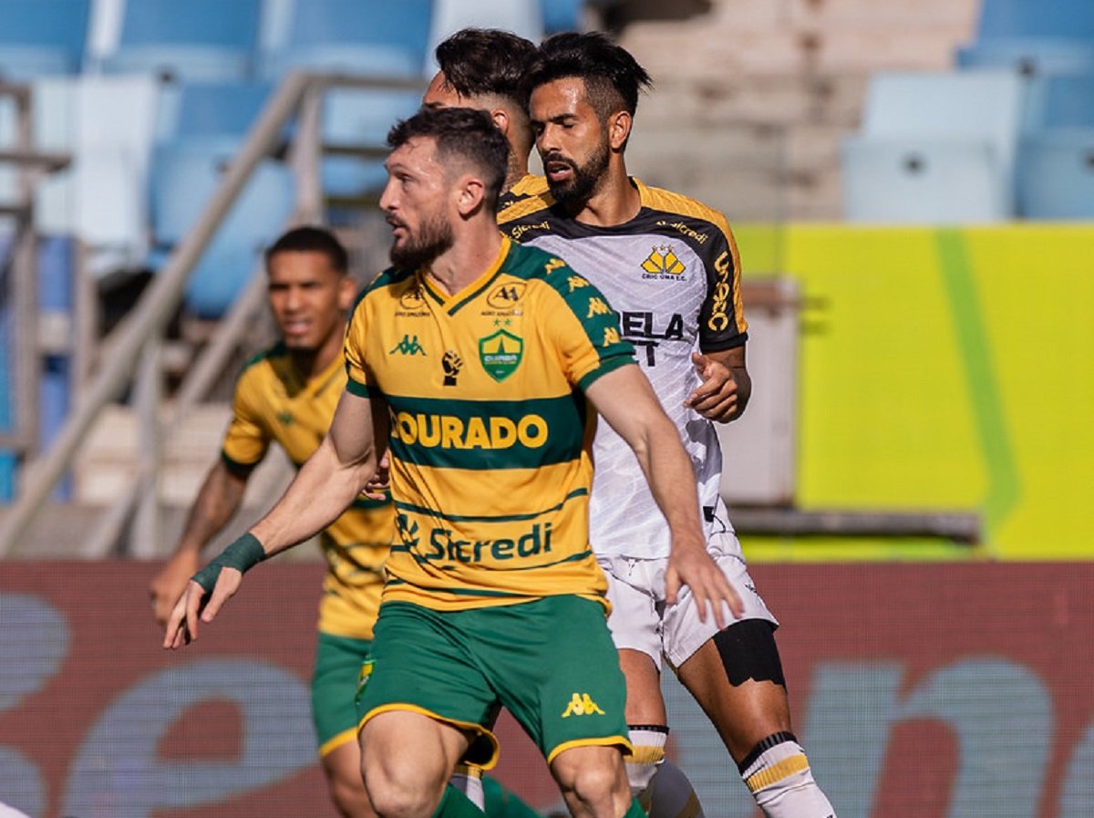 Lance de Cuiabá x Criciúma. Imagem: AssCom Dourado