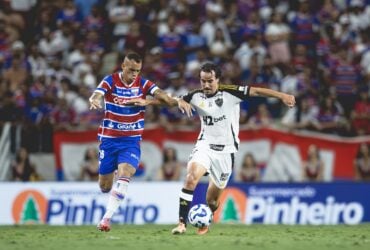 Everson; Ruan, Vitor Hugo, Junior Alonso e Igor Gomes; Alan Franco, Alexsander, Bernard e Guilherme Arana; Hulk e Dudu. Técnico: Jorge Sampaoli. Imagem: Pedro Souza/Atlético