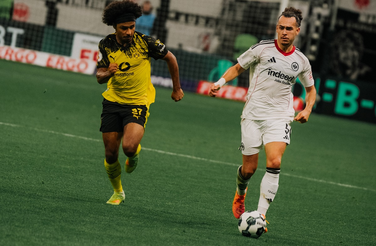 Napoli x Eintracht Frankfurt: onde assistir, escalações e tudo sobre o confronto da Champions League 2025/26. Imagem: Divulgação Eintracht Frankfurt Napoli x Eintracht Frankfurt: onde assistir, escalações e tudo sobre o confronto da Champions League 2025/26. Imagem: Divulgação Eintracht Frankfurt