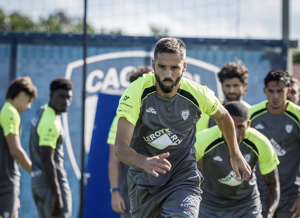 Lazio x Cagliari ao vivo: onde assistir, escalações e tudo sobre o duelo da Serie A Italiana. Imagem: Divulgação Cagliari