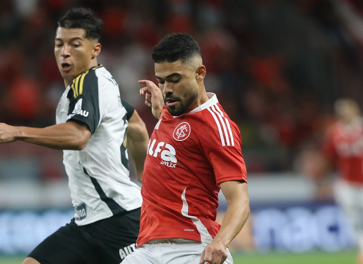 Vitória x Internacional: Onde assistir, horário e escalações do duelo dramático pela 32ª rodada do Brasileirão 2025. Imagem: Ricardo Duarte/SCI Vitória x Internacional: Onde assistir, horário e escalações do duelo dramático pela 32ª rodada do Brasileirão 2025. Imagem: Ricardo Duarte/SCI