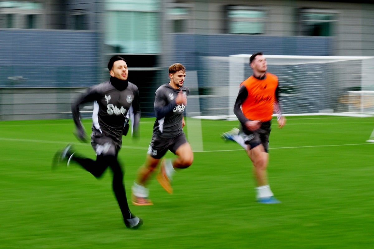Manchester United x Everton: onde assistir, escalações e tudo sobre o duelo em Old Trafford. Imagem: Divulgação Everton