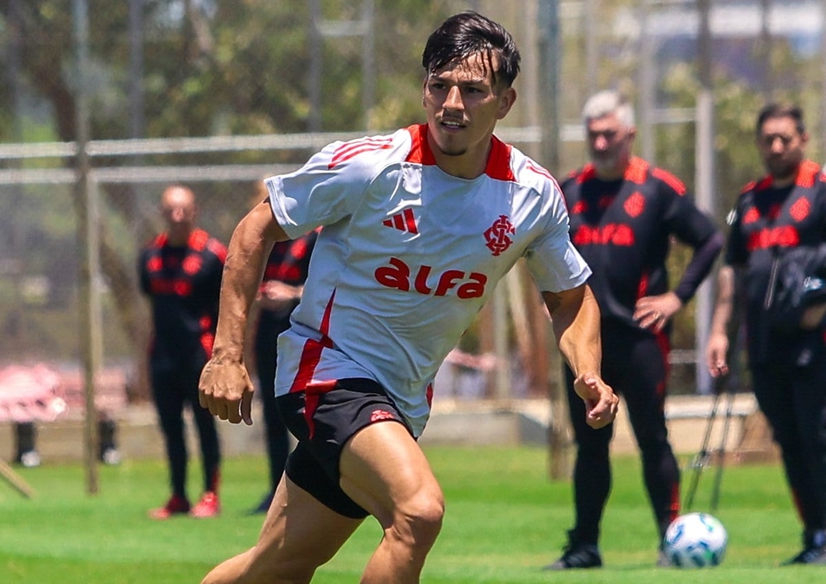Ceará x Internacional: onde assistir, escalações e expectativas para o duelo decisivo da 34ª rodada. Imagem: Ricardo Duarte/SCI Ceará x Internacional: onde assistir, escalações e expectativas para o duelo decisivo da 34ª rodada. Imagem: Ricardo Duarte/SCI