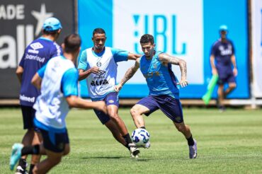Botafogo x Grêmio: onde assistir, escalações e tudo sobre o duelo decisivo no Nilton Santos. Imagem: Lucas Uebel/GFBPA