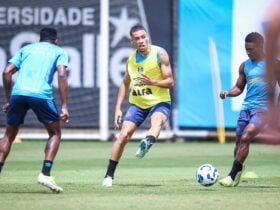 Grêmio x Fluminense: onde assistir, escalações e tudo sobre o duelo decisivo do Brasileirão. Imagem: Lucas Uebel/GFBPA