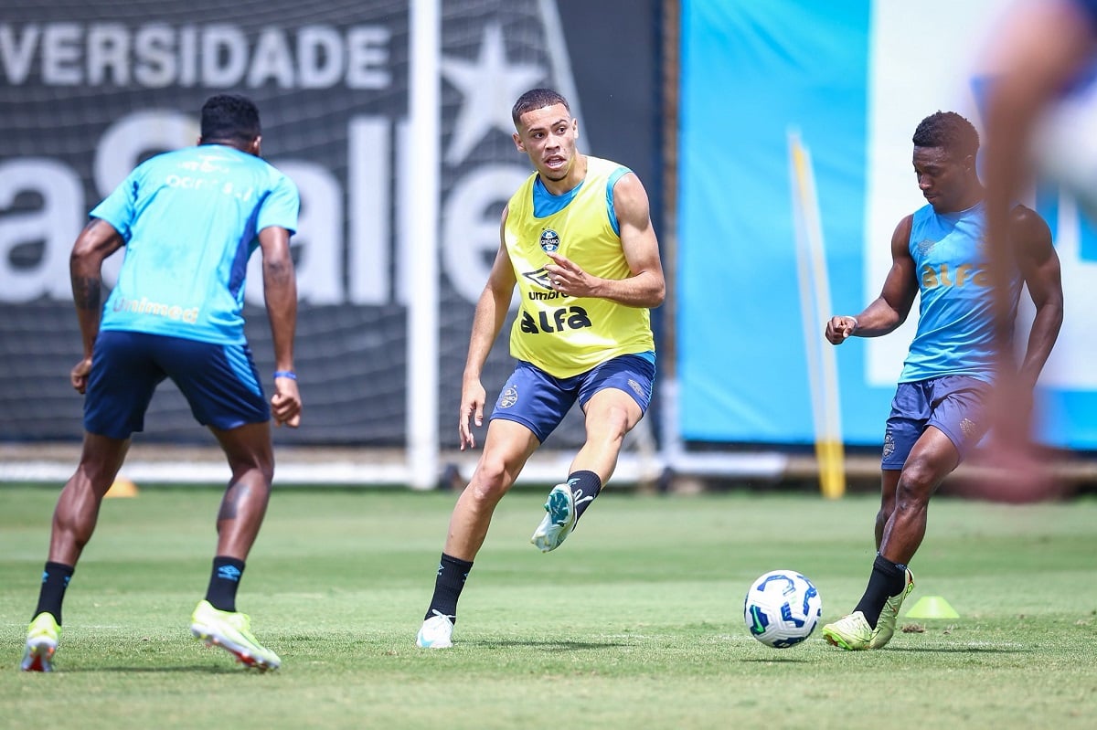 Grêmio x Fluminense: onde assistir, escalações e tudo sobre o duelo decisivo do Brasileirão. Imagem: Lucas Uebel/GFBPA