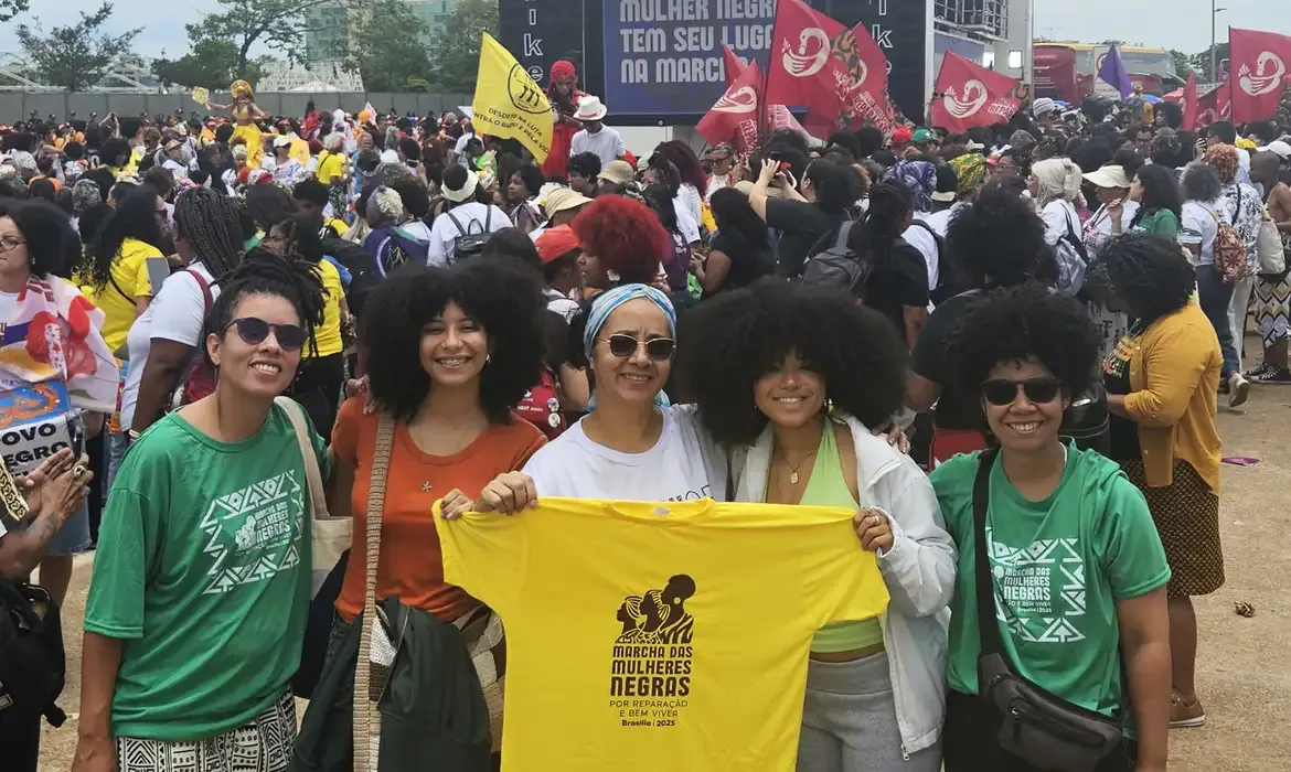 Marcha destaca força artística de mulheres negras em Brasília