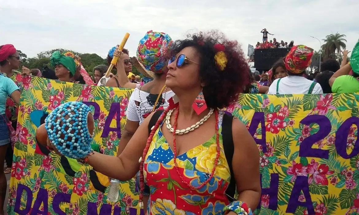 Reparação econômica impulsiona marcha de mulheres negras em Brasília