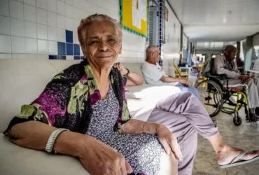 Etarismo no Enem destaca debate sobre envelhecimento no Brasil