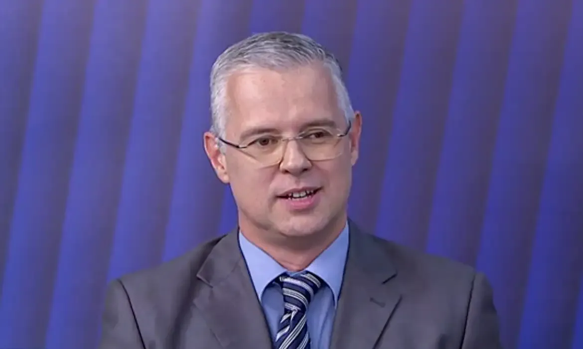 Democracia em foco com prisão de militares condenados por trama golpista