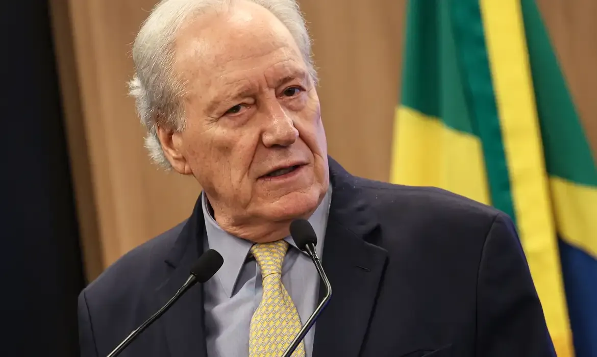 Lewandowski alerta que mudanças na PF são inconstitucionais