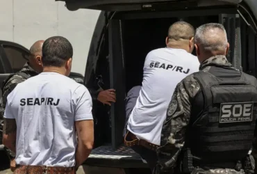 ComandoVermelho: líderes são transferidos para presídios federais sob forte segurança