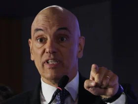 Moraes rejeita prisão domiciliar humanitária de Bolsonaro