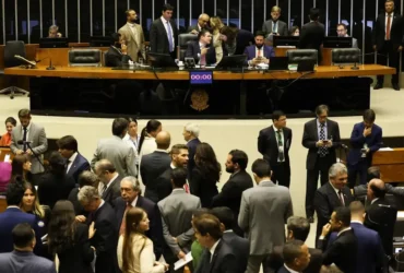 Câmara aprova projeto que dificulta aborto legal em vítimas de violência