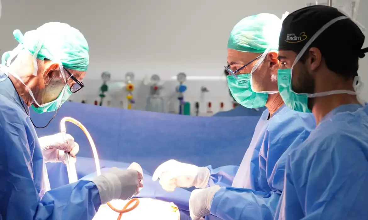 Médicos longevos mostram que paixão mantém carreira ativa após os 80 anos